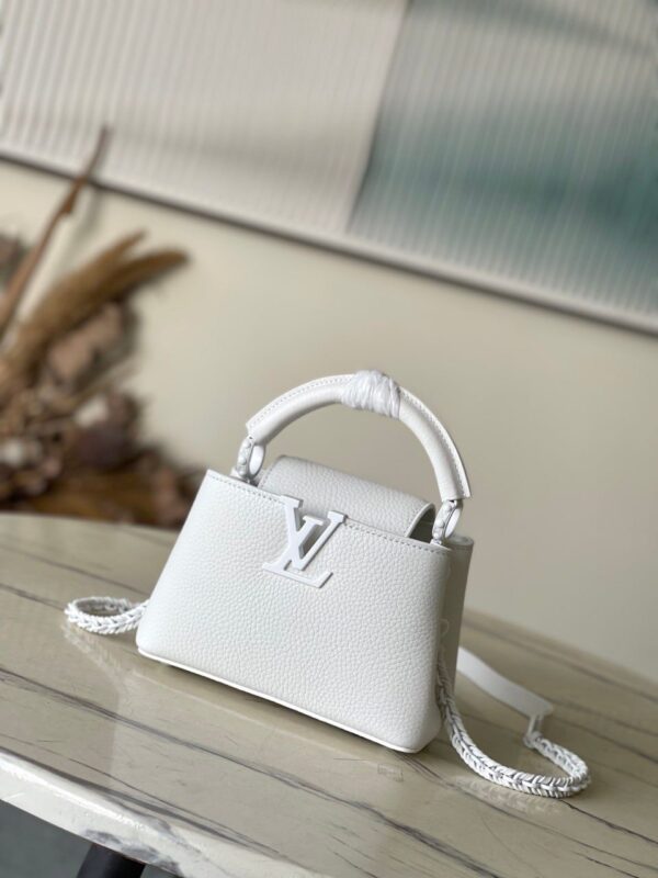 LV white
